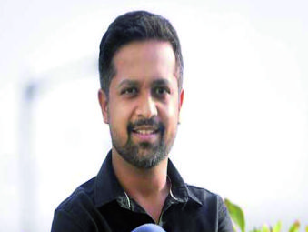 Anand Tiwari
