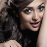 Monali Thakur .